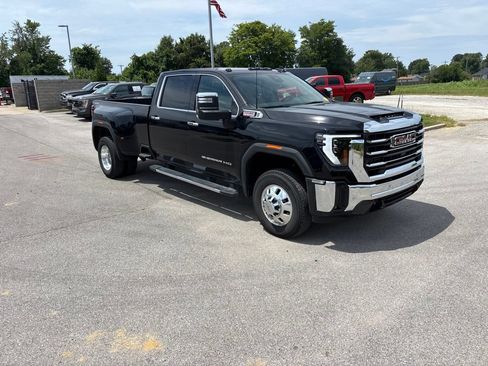 Used 2025 GMC Sierra 3500 SLT w/ SLT Premium Package AWD/4WD image 7