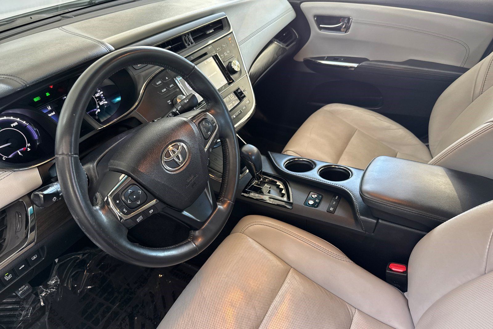 Used 2016 Toyota Avalon Limited FWD image 11