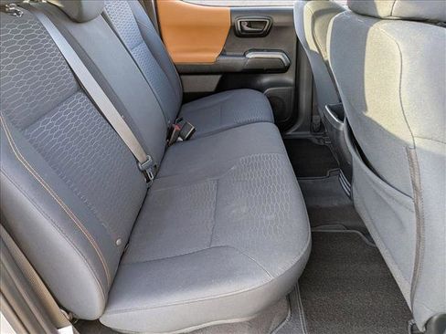 Used 2018 Toyota Tacoma SR5 image 19