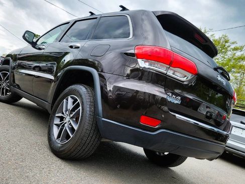 Used 2017 Jeep Grand Cherokee Limited w/ Luxury Group II image 4