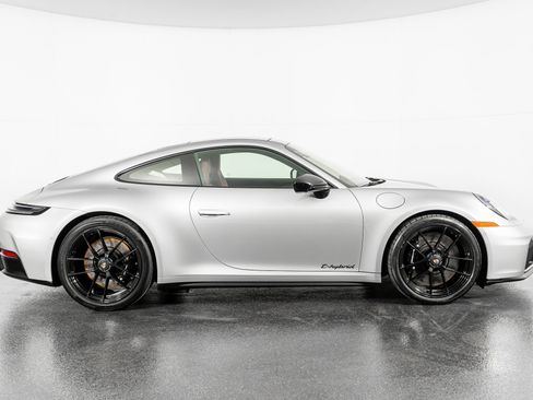 Used 2026 Porsche 911 Carrera 4 GTS image 5