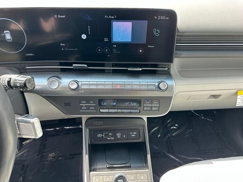 Used 2024 Hyundai Kona Limited FWD image 27