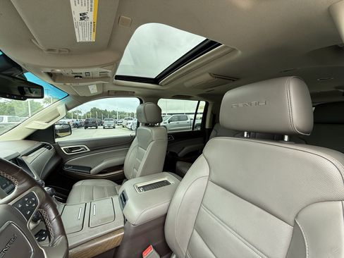 Used 2018 GMC Yukon XL Denali w/ Denali Ultimate Package AWD/4WD image 26