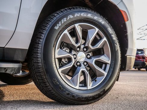 Used 2021 Chevrolet Tahoe LT w/ LT Signature Package RWD image 9