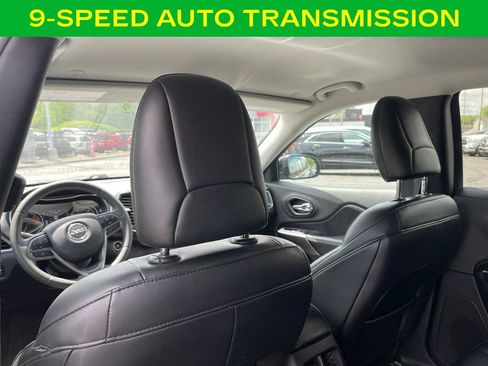 Used 2020 Jeep Cherokee Latitude Plus AWD/4WD image 10