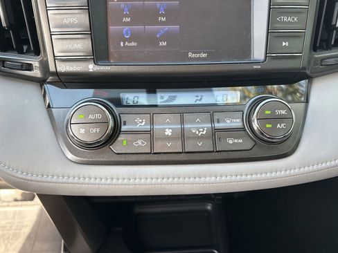 Used 2015 Toyota RAV4 XLE image 31