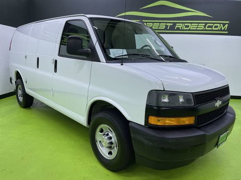 Used 2019 Chevrolet Express 2500 image 2