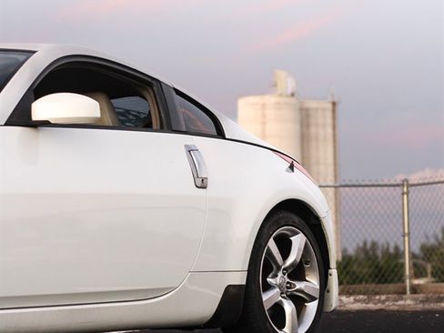 Used 2007 Nissan 350Z Touring w/ Cargo Convenience Pkg image 5