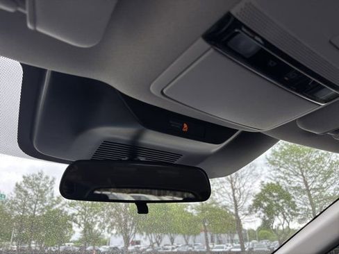 Used 2025 Nissan Murano SV FWD image 36