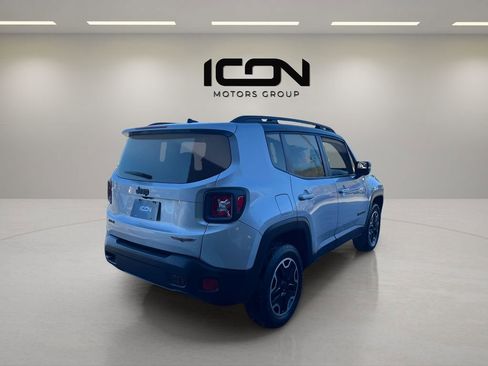 Used 2017 Jeep Renegade Trailhawk image 5