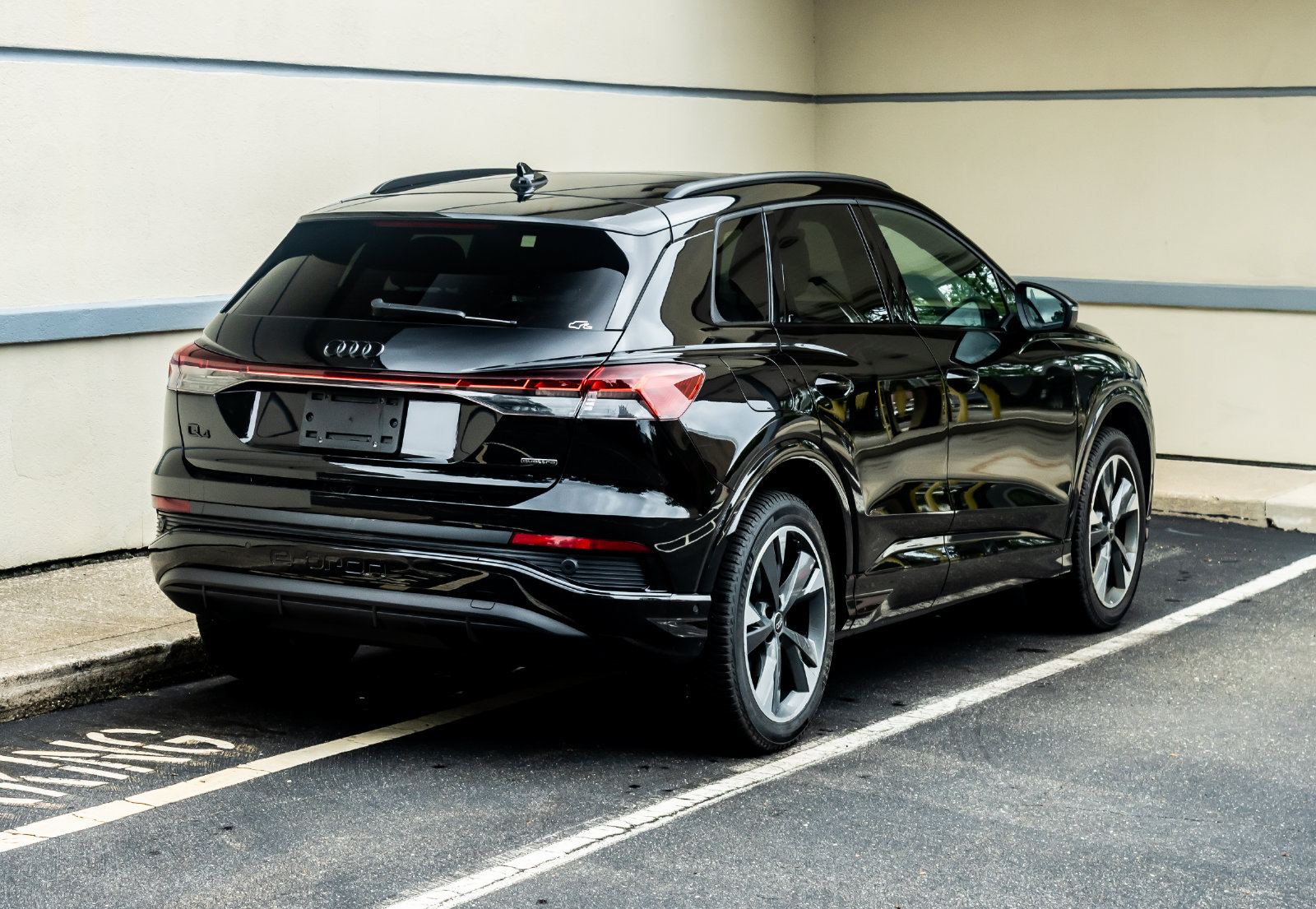 Used 2023 Audi Q4 e-tron Prestige w/ Black Optic Package AWD/4WD image 7