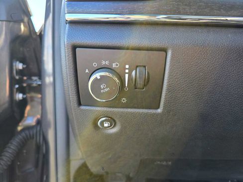 Used 2018 Jeep Grand Cherokee Limited w/ Luxury Group II image 26