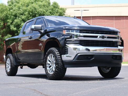 Used 2019 Chevrolet Silverado 1500 LT w/ Texas Edition AWD/4WD image 1