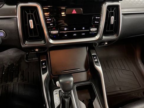 Certified 2022 Kia Sorento S image 16