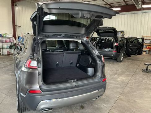 Used 2021 Jeep Cherokee Limited AWD/4WD image 13