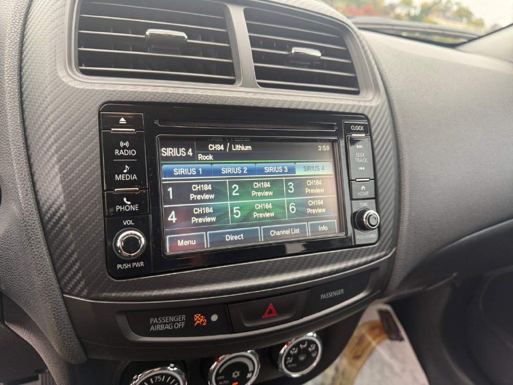 Used 2017 Mitsubishi Outlander Sport SE AWD/4WD image 17