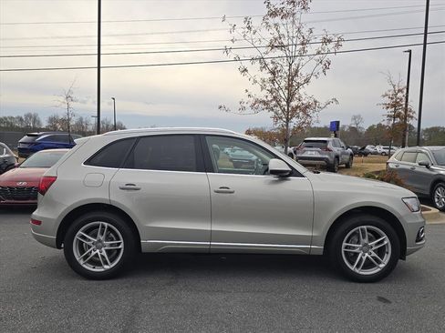 Used 2016 Audi Q5 2.0T Premium Plus w/ Technology Package image 2