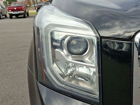 Used 2019 GMC Yukon Denali w/ Denali Ultimate Package image 9