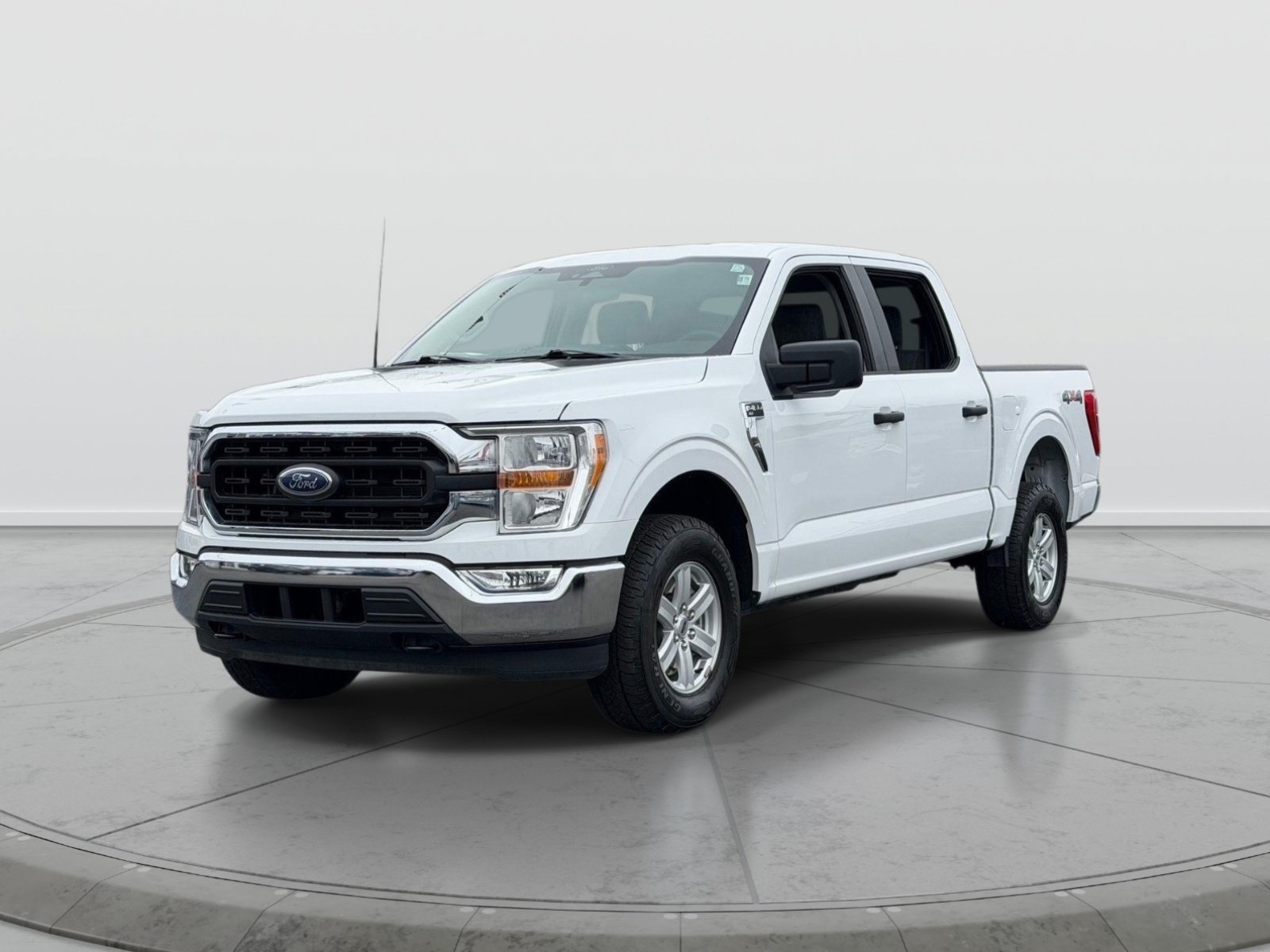Used 2022 Ford F150 XLT w/ Trailer Tow Package AWD/4WD image 3