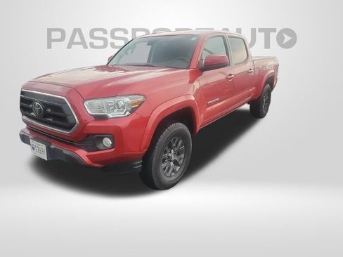 Used 2020 Toyota Tacoma SR5 AWD/4WD image 2