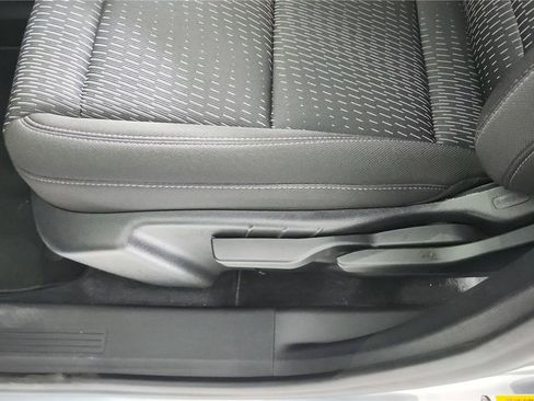 Used 2026 Chevrolet Equinox LT AWD/4WD image 11