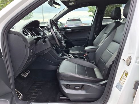 Used 2021 Volkswagen Tiguan SE R-Line AWD/4WD image 17