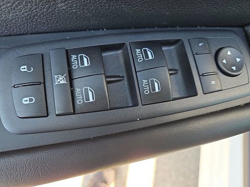 New 2026 Chrysler Pacifica Select image 16