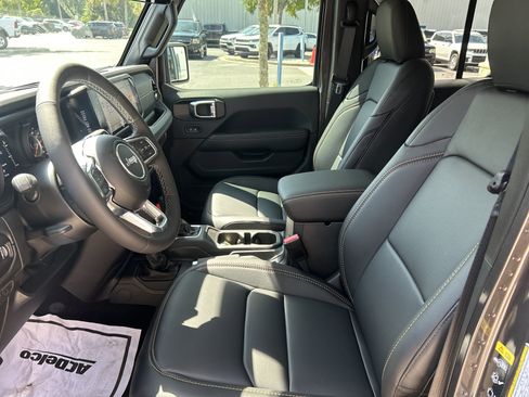 New 2025 Jeep Wrangler Sahara image 33