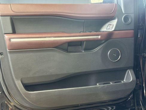 Used 2023 Ford Expedition Limited AWD/4WD image 15
