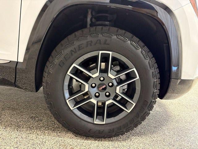 Used 2026 GMC Terrain AT4 w/ Convenience Package III AWD/4WD image 32