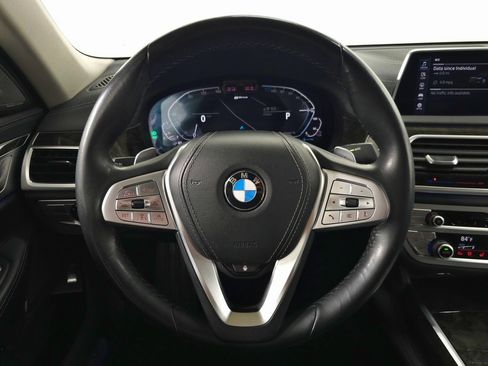 Used 2020 BMW 745e xDrive image 19