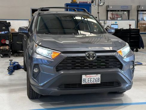Used 2019 Toyota RAV4 XLE w/ Carpet Mat Package FWD image 3