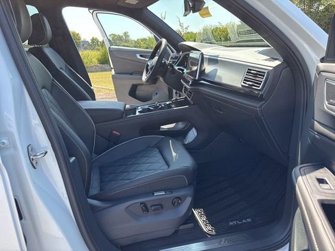 New 2026 Volkswagen Atlas Cross Sport SEL Premium R-Line AWD/4WD image 22