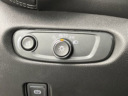 Used 2025 Chevrolet Blazer LT FWD image 39