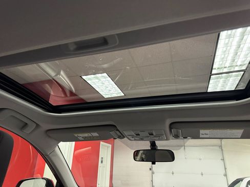 Used 2015 Toyota RAV4 XLE AWD/4WD image 31