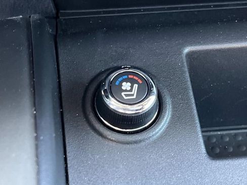 Used 2021 Nissan Titan Platinum Reserve w/ Moonroof Package AWD/4WD image 44