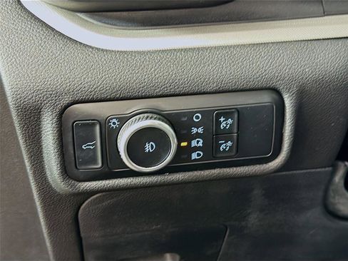 Used 2024 Ford Explorer XLT w/ Equipment Group 202A AWD/4WD image 10