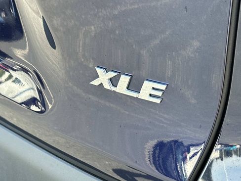 Used 2024 Toyota RAV4 XLE w/ Convenience Package FWD image 10