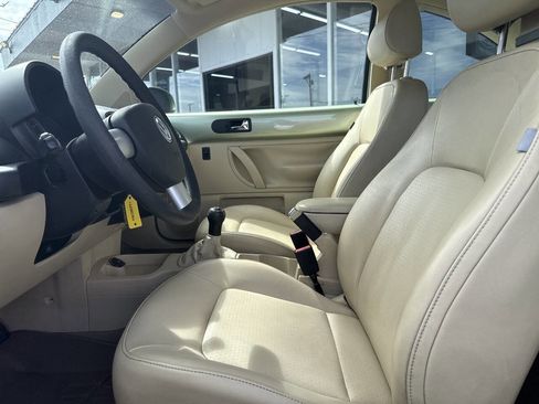 Used 2008 Volkswagen Beetle S image 21