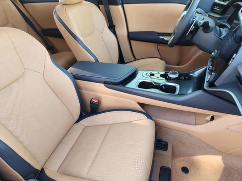 Used 2024 Lexus RZ 300e Premium w/ Accessory Package (Z1) image 6