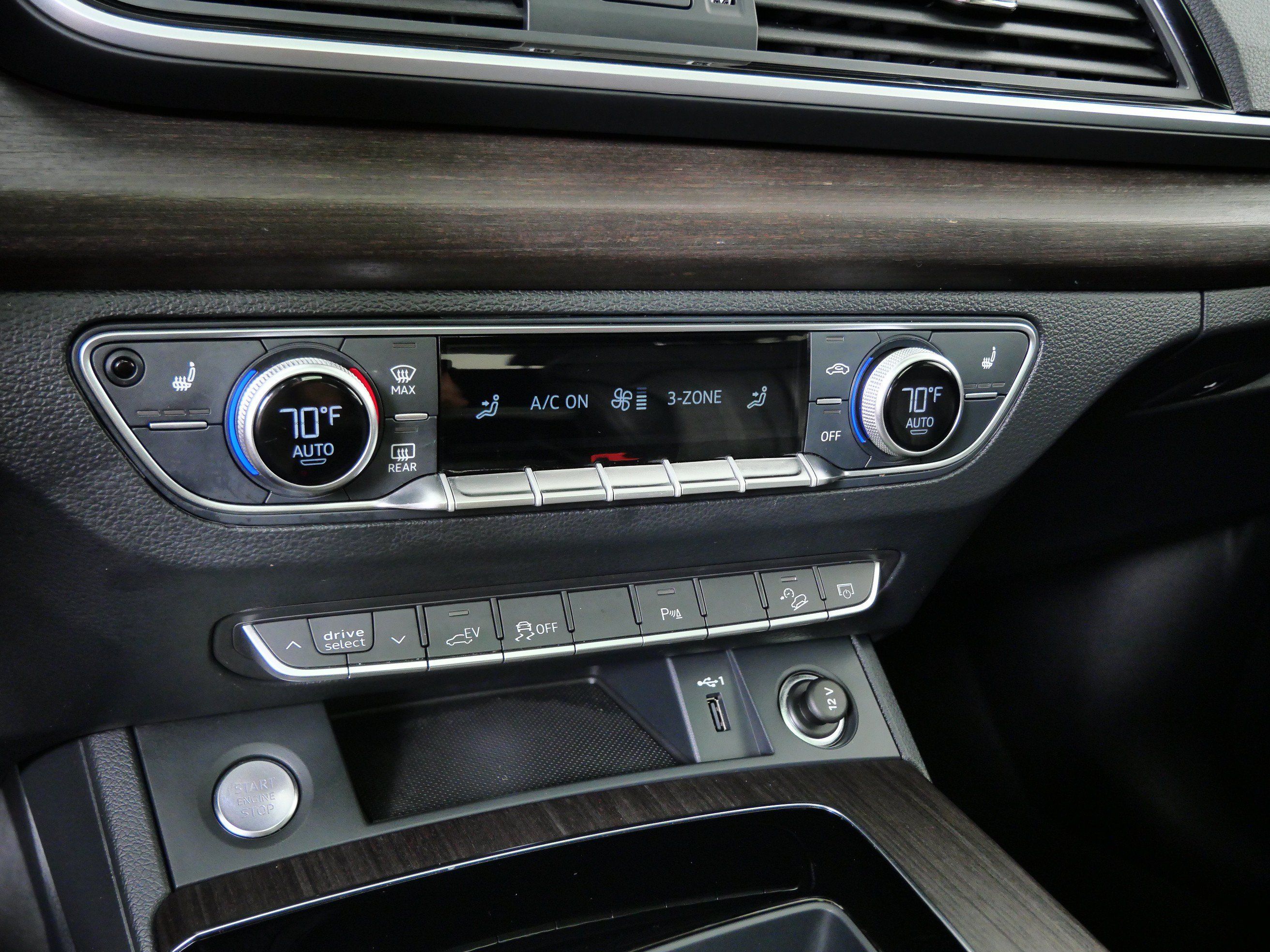 Used 2024 Audi Q5 e Premium AWD/4WD image 21