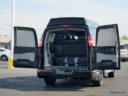 Used 2021 Chevrolet Express 2500 image 25