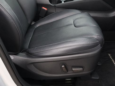 Used 2019 Hyundai Santa Fe Limited image 19