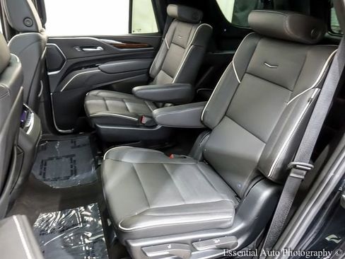 Used 2023 Cadillac Escalade Premium Luxury w/ Performance Package AWD/4WD image 11
