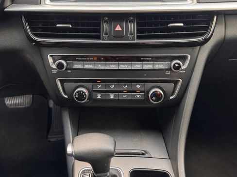 Used 2020 Kia Optima LX FWD image 16