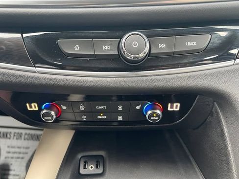 Used 2019 Buick Enclave Essence FWD image 19