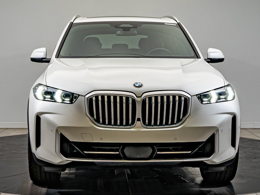 Used 2024 BMW X5 xDrive40i w/ Premium Package AWD/4WD image 2