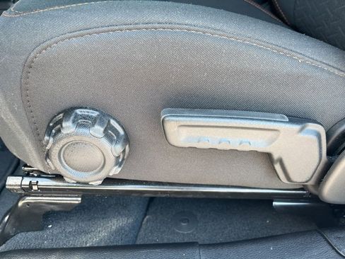 Used 2023 Jeep Gladiator Mojave w/ Cold Weather Group image 15