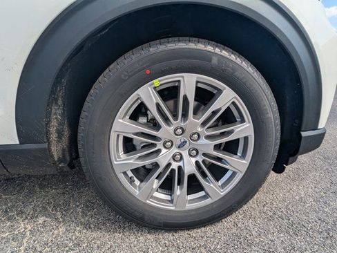 New 2026 Ford Explorer Platinum image 11