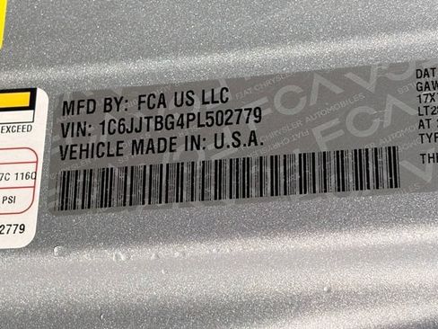 Used 2023 Jeep Gladiator Rubicon AWD/4WD image 19